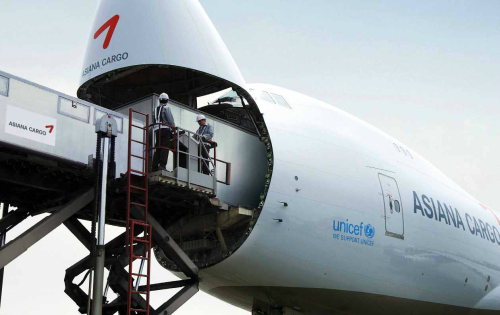 Asiana cargo aircraft — air freight
